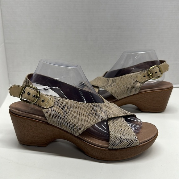 Dansko Jacinda Slingback Crossover Sandals Shoes Snake Print Tan Brown EU 40 10 - Picture 1 of 11